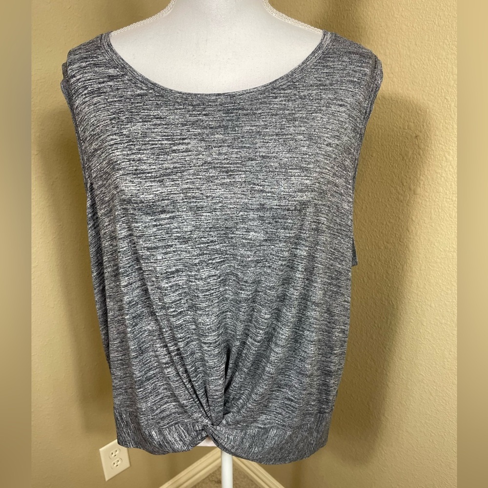 Yogalicious size XL sleeveless work out top
